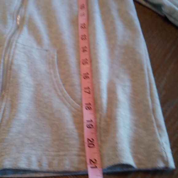 Worn once. Zip up hoodie - Picture 5 of 5
